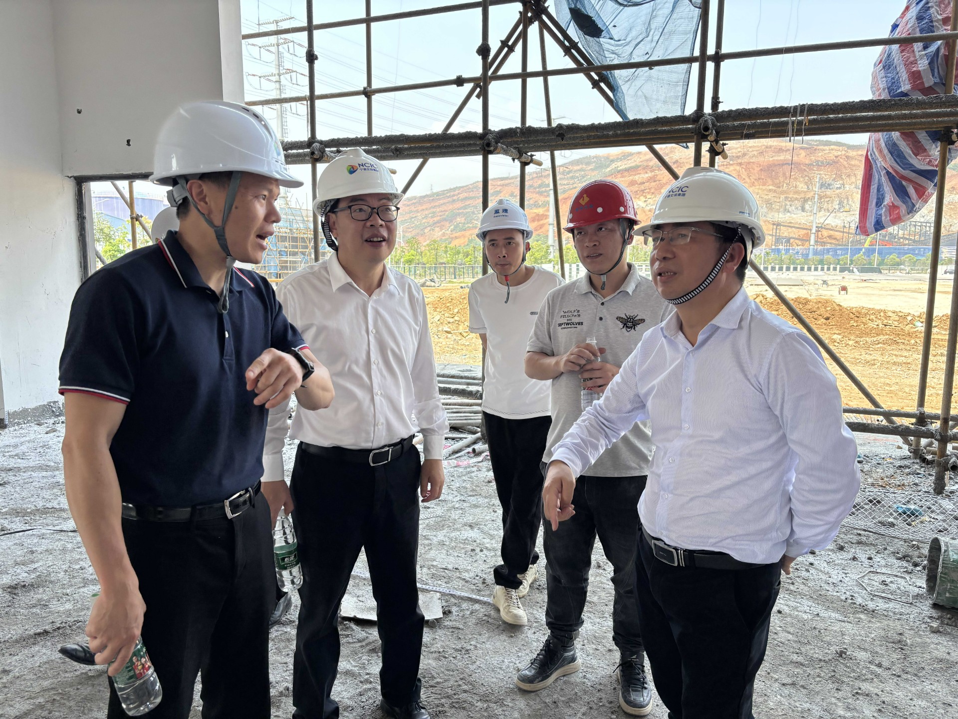 市交投集團領(lǐng)導(dǎo)深入市交投項目開展五一節(jié)前安全檢查，賴海瀾拍攝2_new.jpg